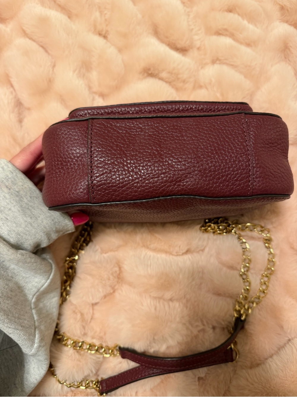 Michael Kors Women's Burgundy Leather Chain-Handle Shoulder Bag - Picture 2 of 9
